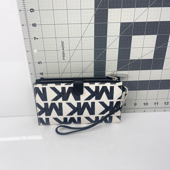 Michael Kors Double Zip Wallet/Wristlet - Picture 5 of 5